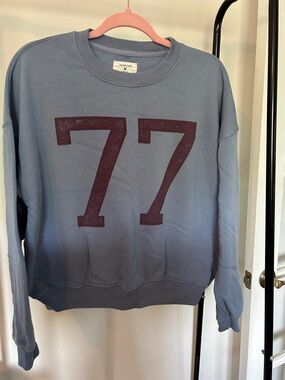 American Vintage Dusty Blue Crewneck Sweater with Maroon '77' Graphic